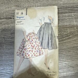 Vintage Vogue Sewing Pattern 9925 Skirts Waist 28 Hip 38